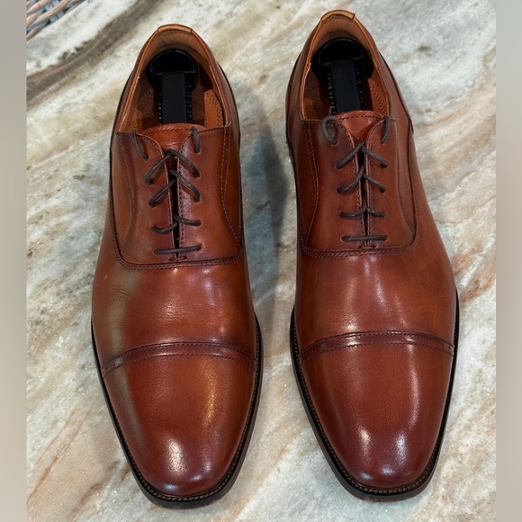 Men’s FLORSHEIM’S Sorreto Cap Toe Oxfords- brown leather. Size 10.5 - Picture 2 of 9